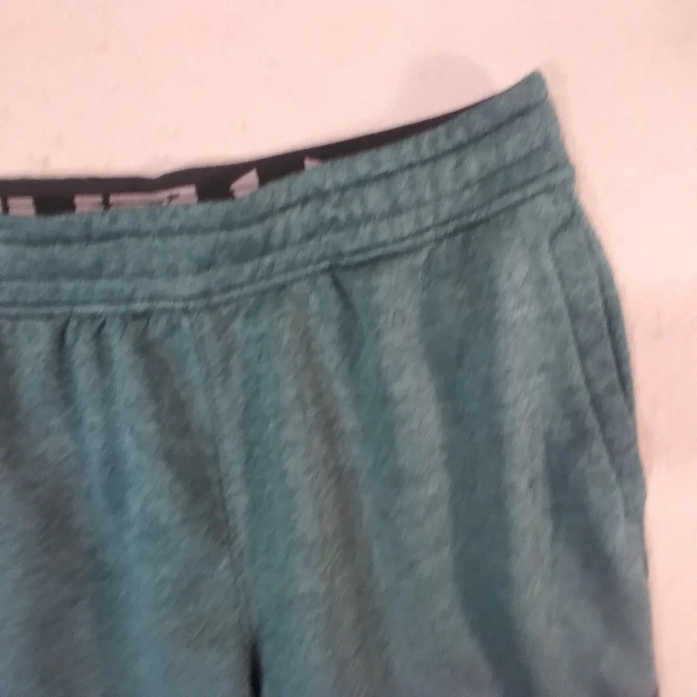 Under Armour shorts adult men's large green fleece gym basketball